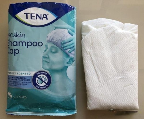 Шапочка с шампунем TENA Shampoo Cap